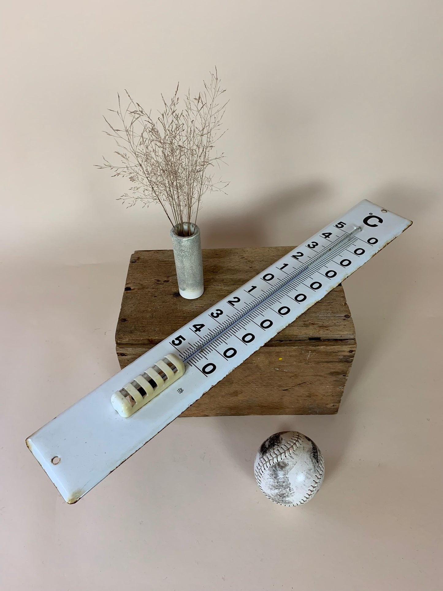 Schönes altes Emaille-Thermometer