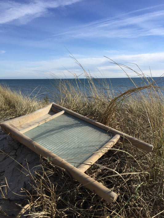 Altes Waschbrett aus Glas und Holz