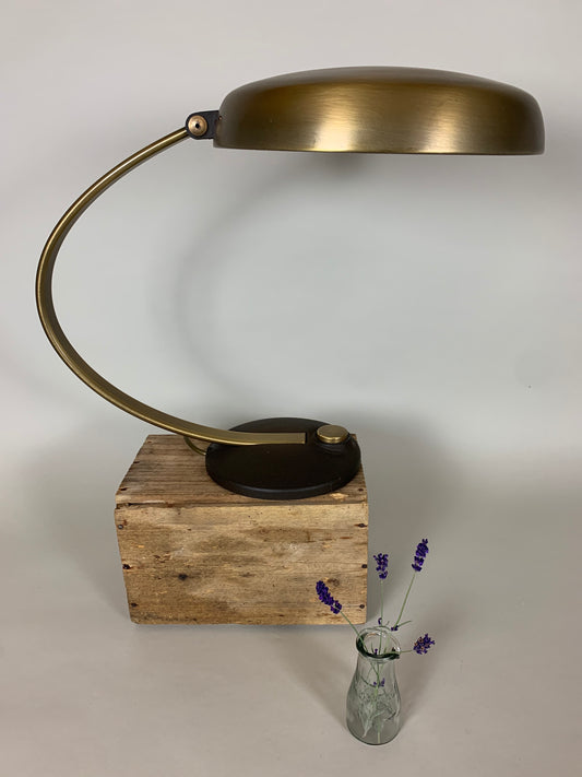 Große Egon-Hillebrand-Lampe