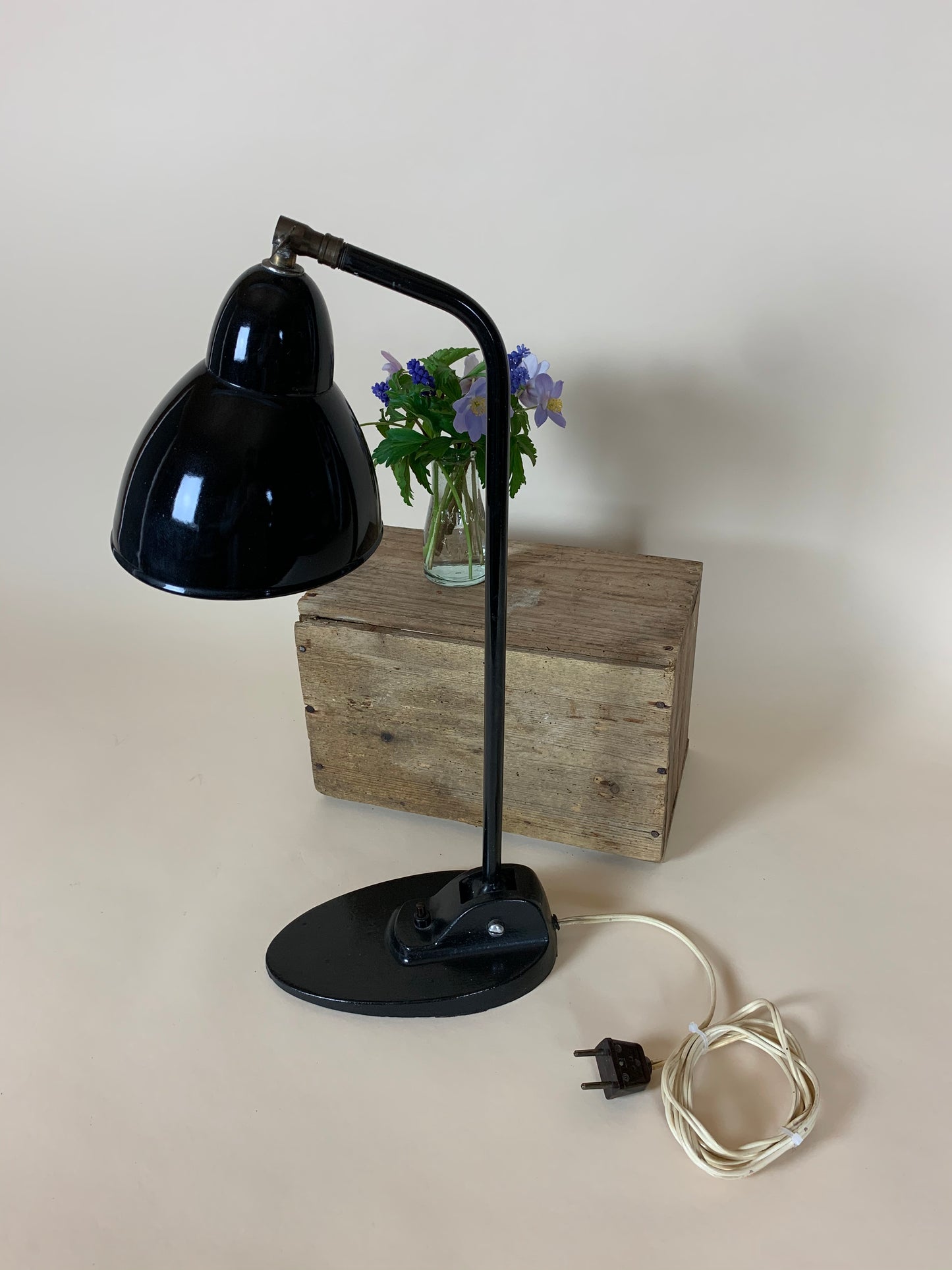Jacobus Vintage Tischlampe in schwarz