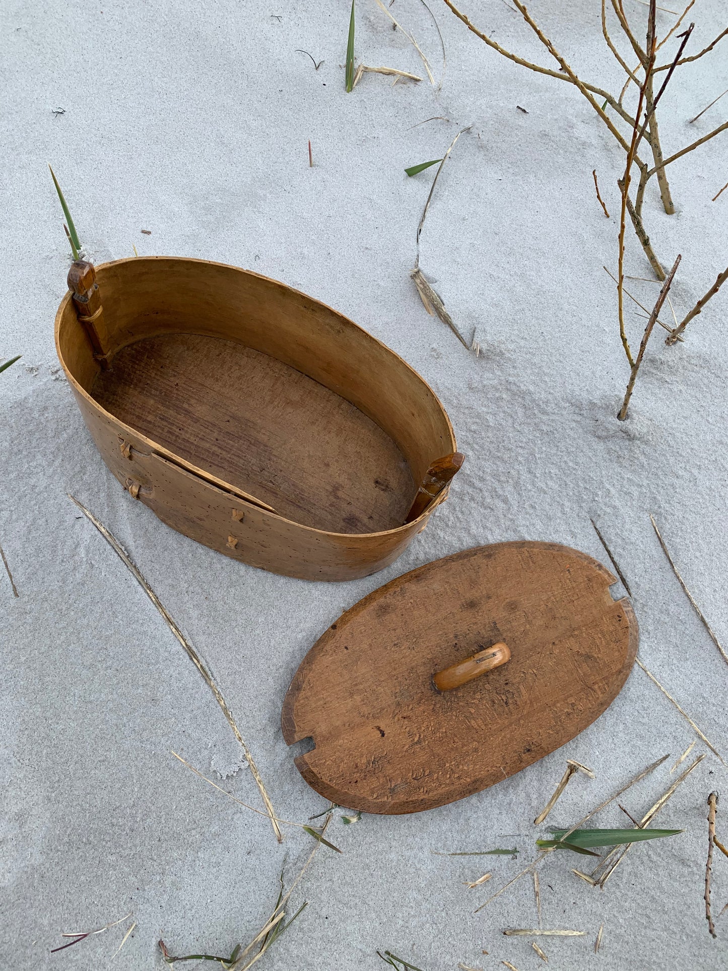 Holzkiste mit Deckel