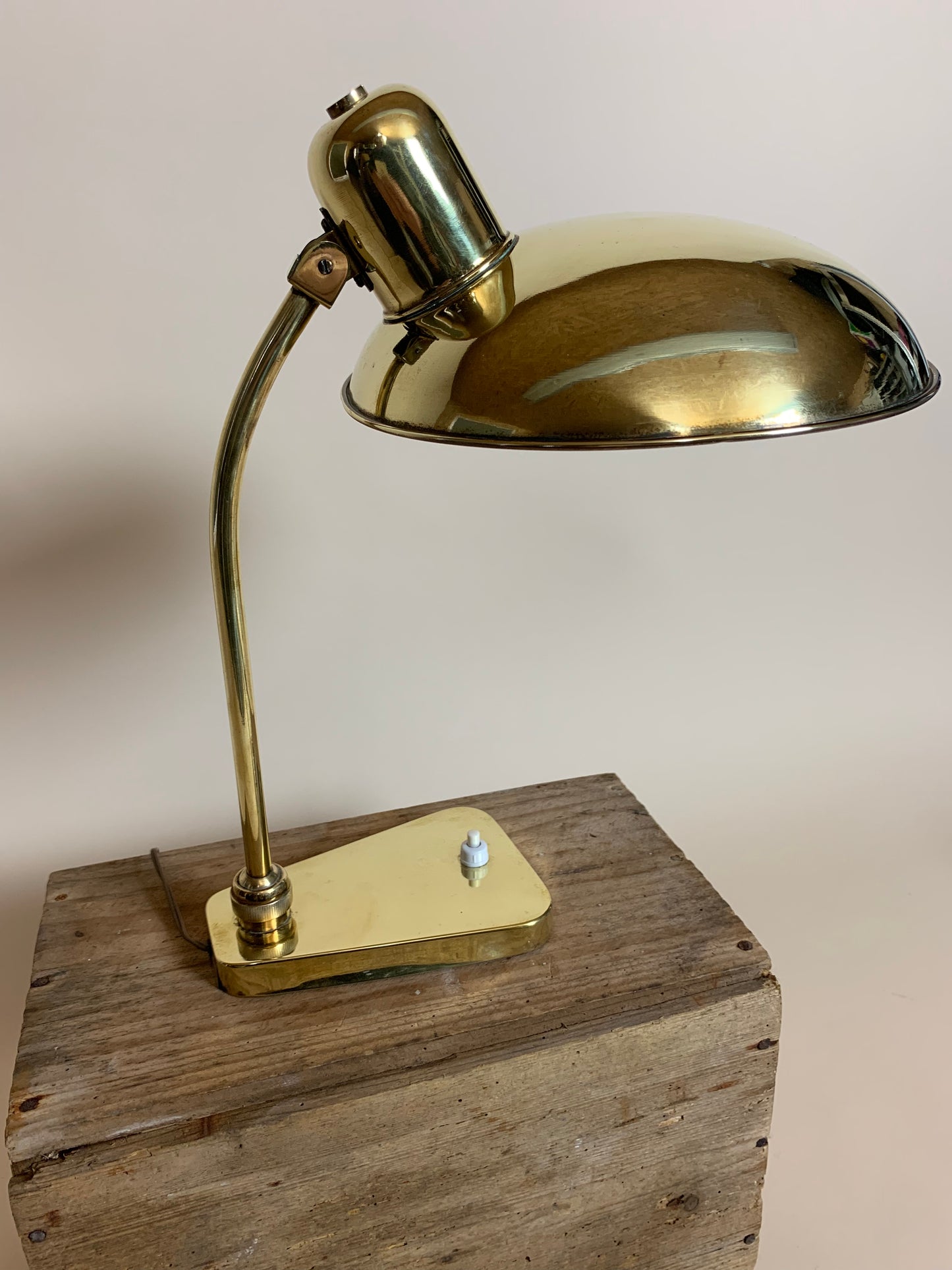 Sehr schöne kleine Vintage Lampe aus Messing