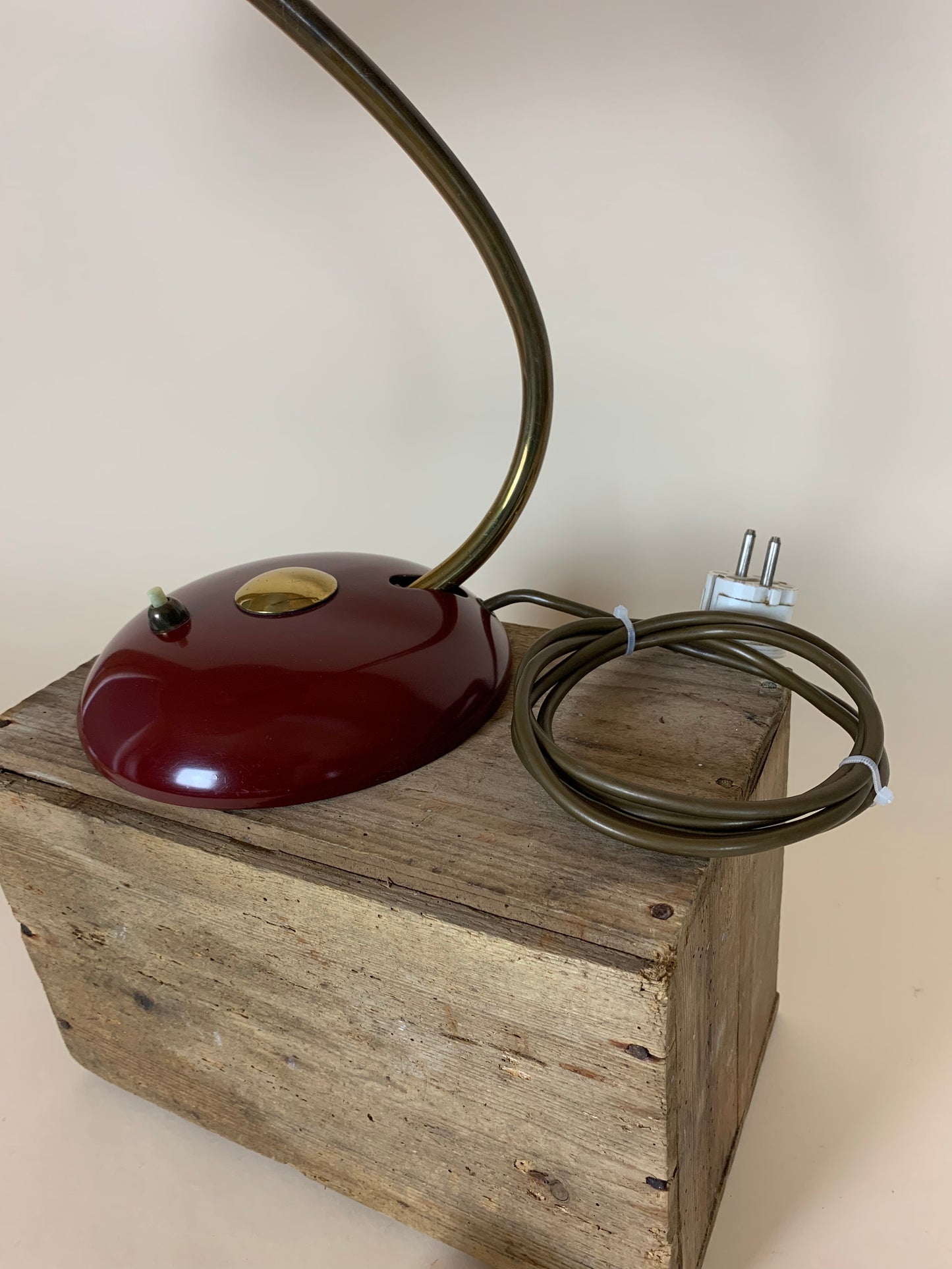 Helo Vintage Lampe in Dunkelrot