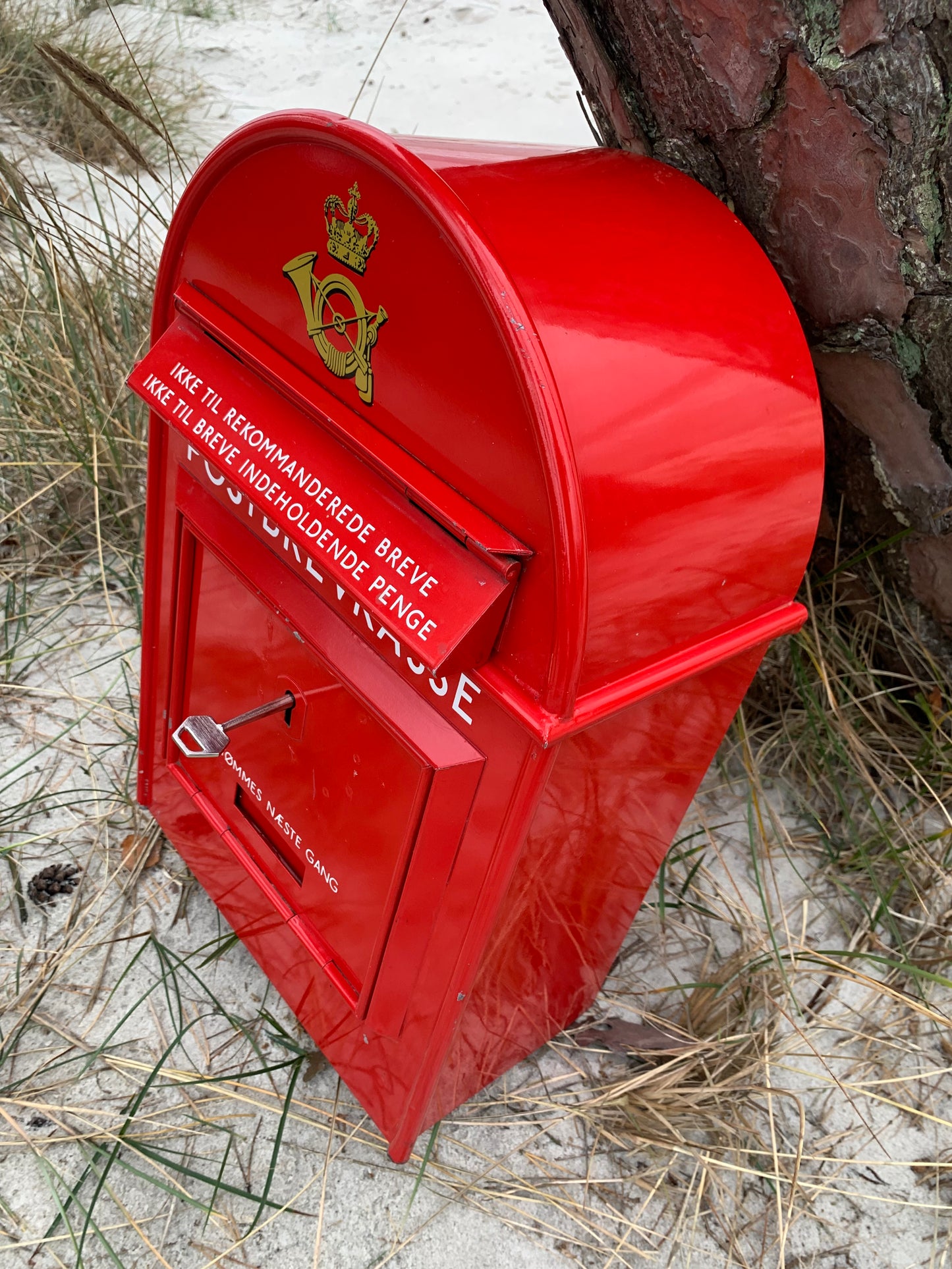 Briefkasten - Roter dänischer Klassiker