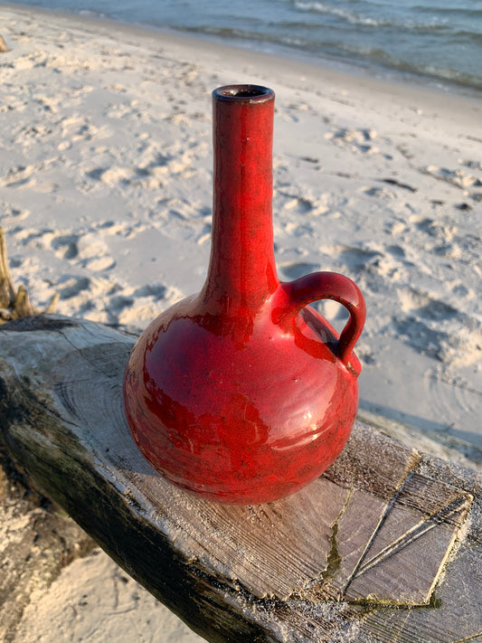 Vase aus roter Keramik