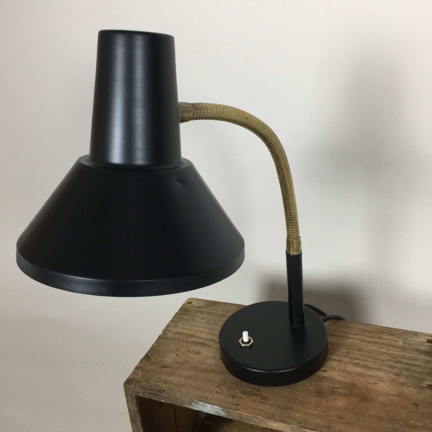 Schöne deutsche Tischlampe mit Flexarm