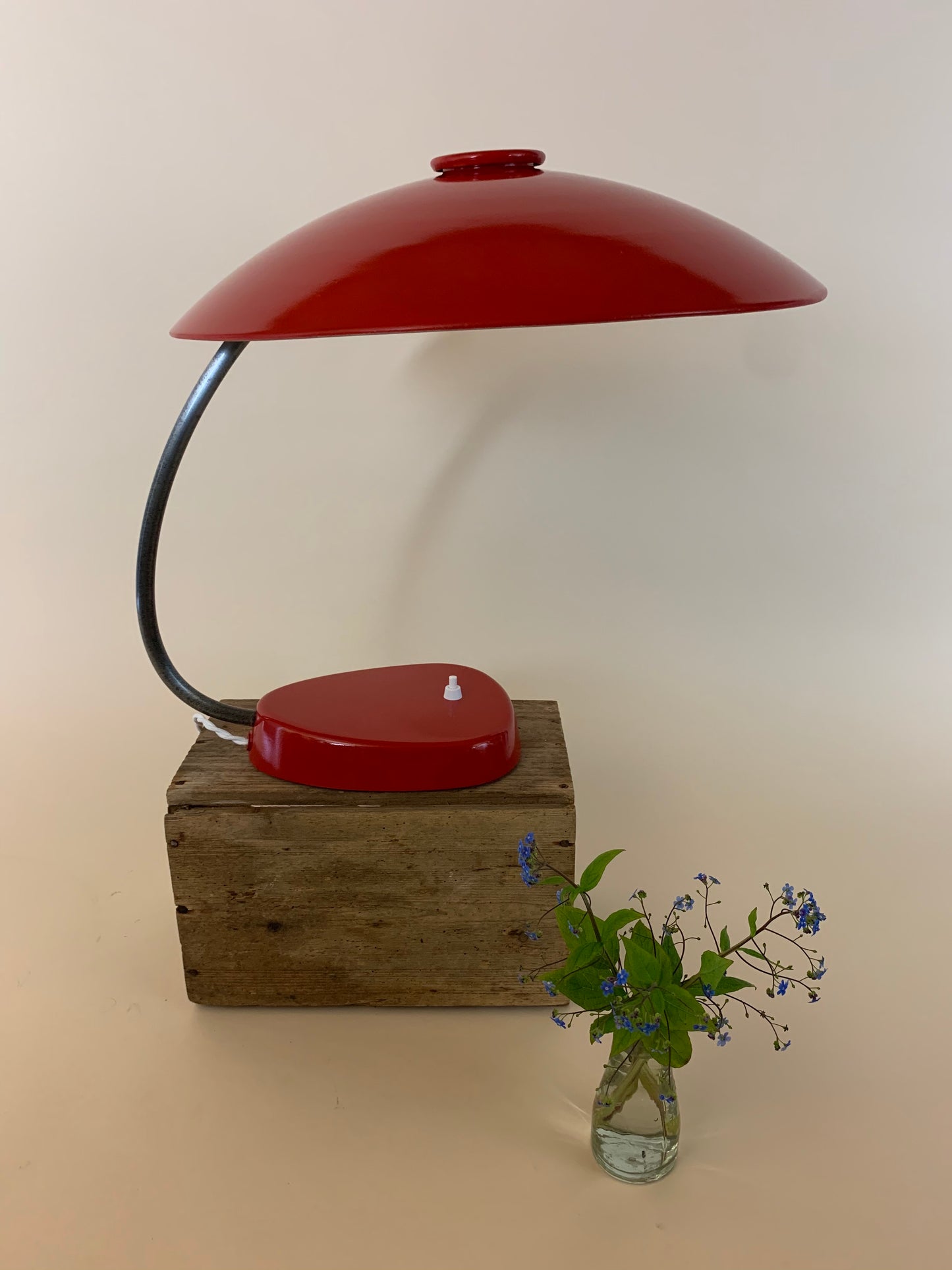 LBL-Lampe in schöner roter Farbe