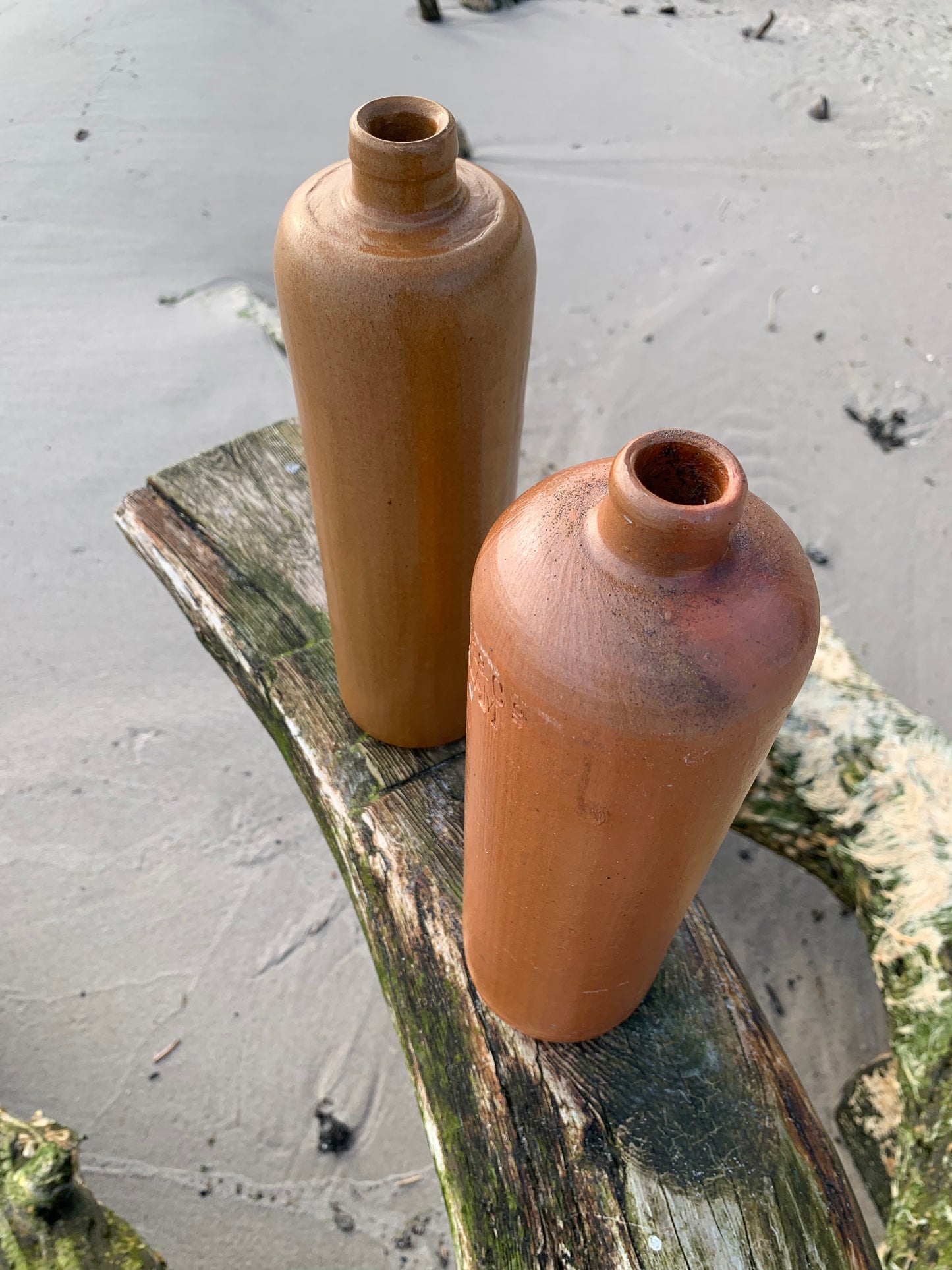 Keramikkrug in rustikaler Ausführung
