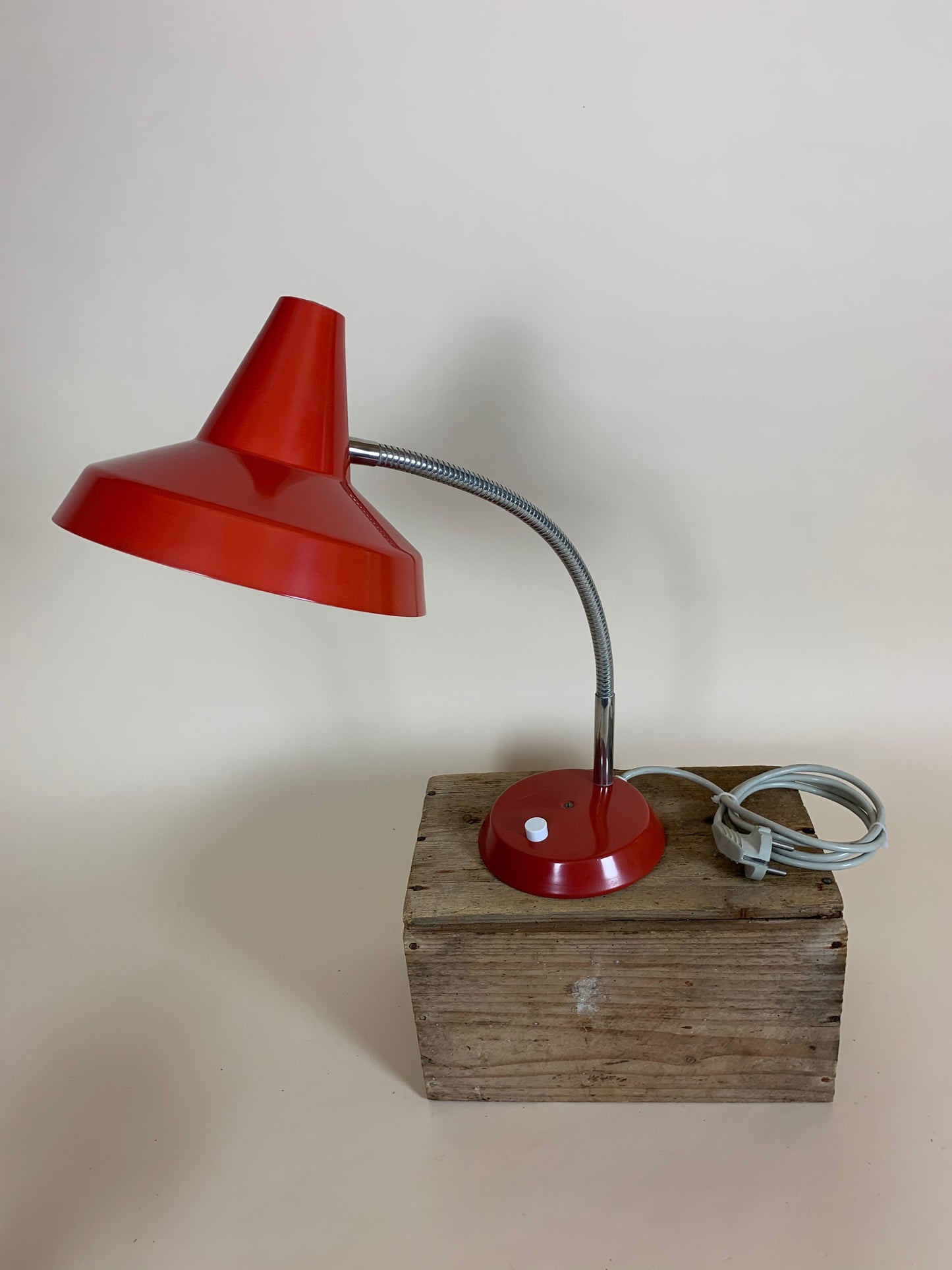 Rote Retro-Lampe