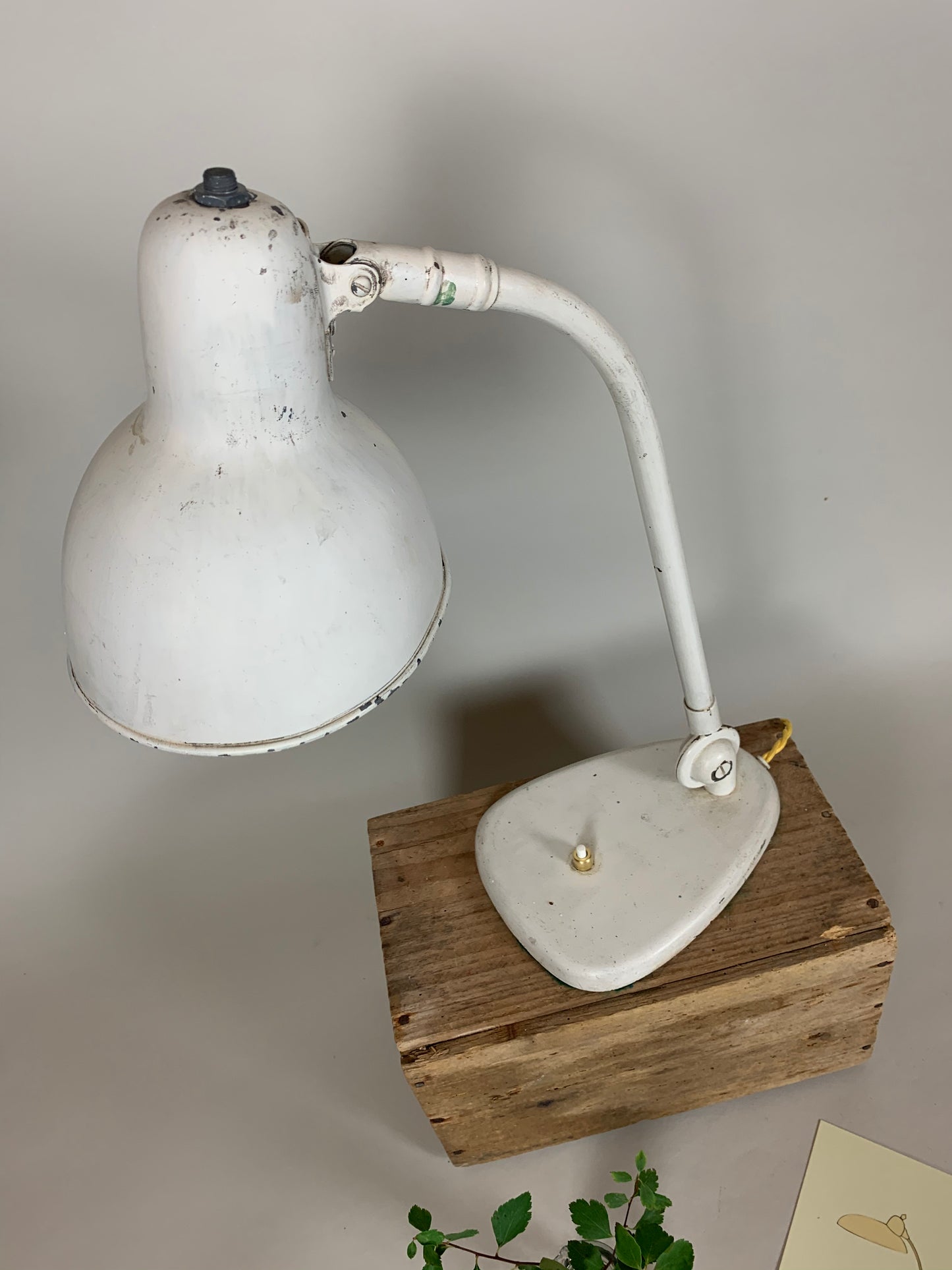 Schöne Vintage Lampe, die Vilhelm Lauritzen zugeschrieben wird