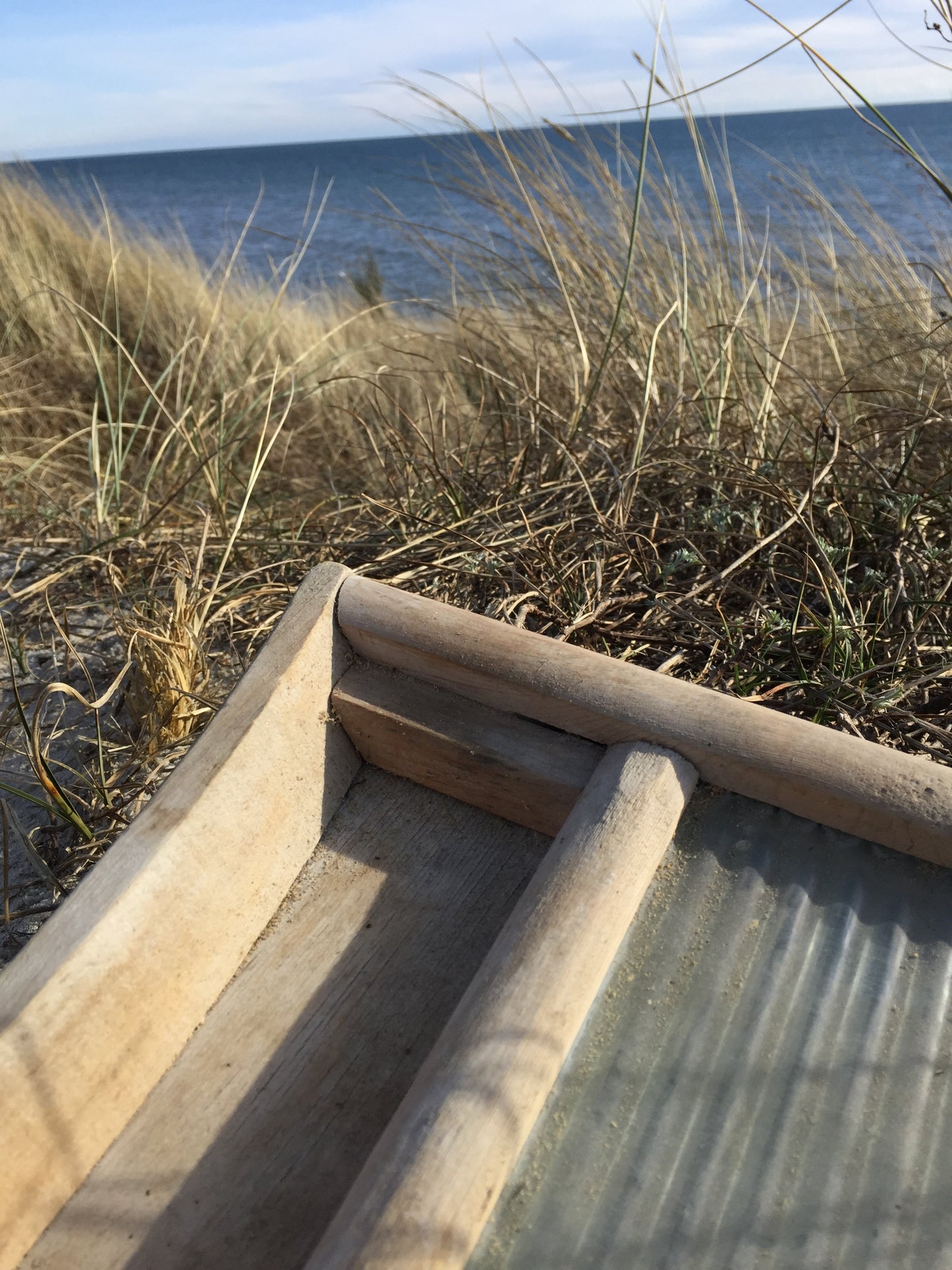 Altes Waschbrett aus Glas und Holz