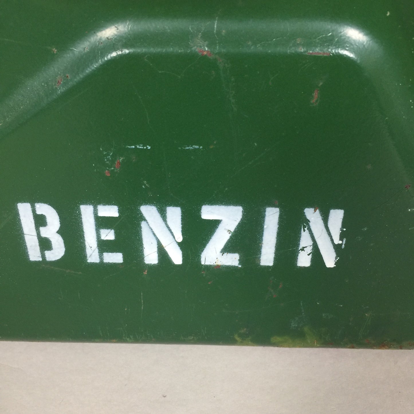 Jerry Can Benzinkanister.