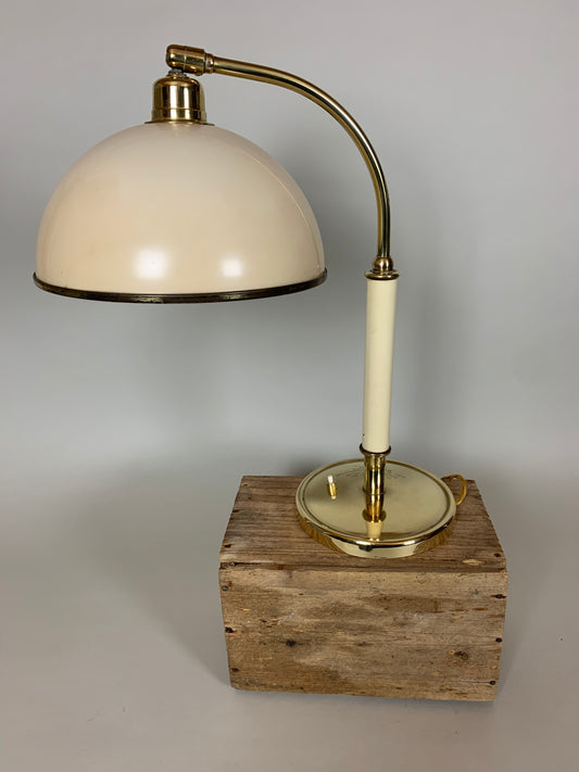 Vintage Lampe mit Bakelitschirm