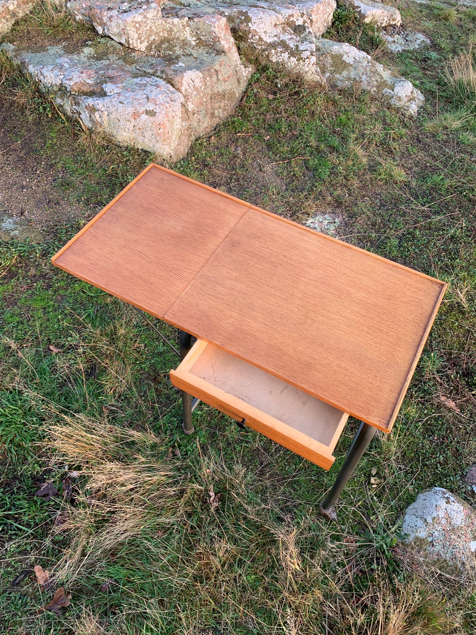 rolltisch mit aufbewahrung Schöner Rolltisch mit Schublade