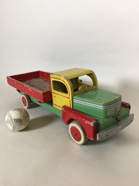 Schönes altes Spielzeugauto