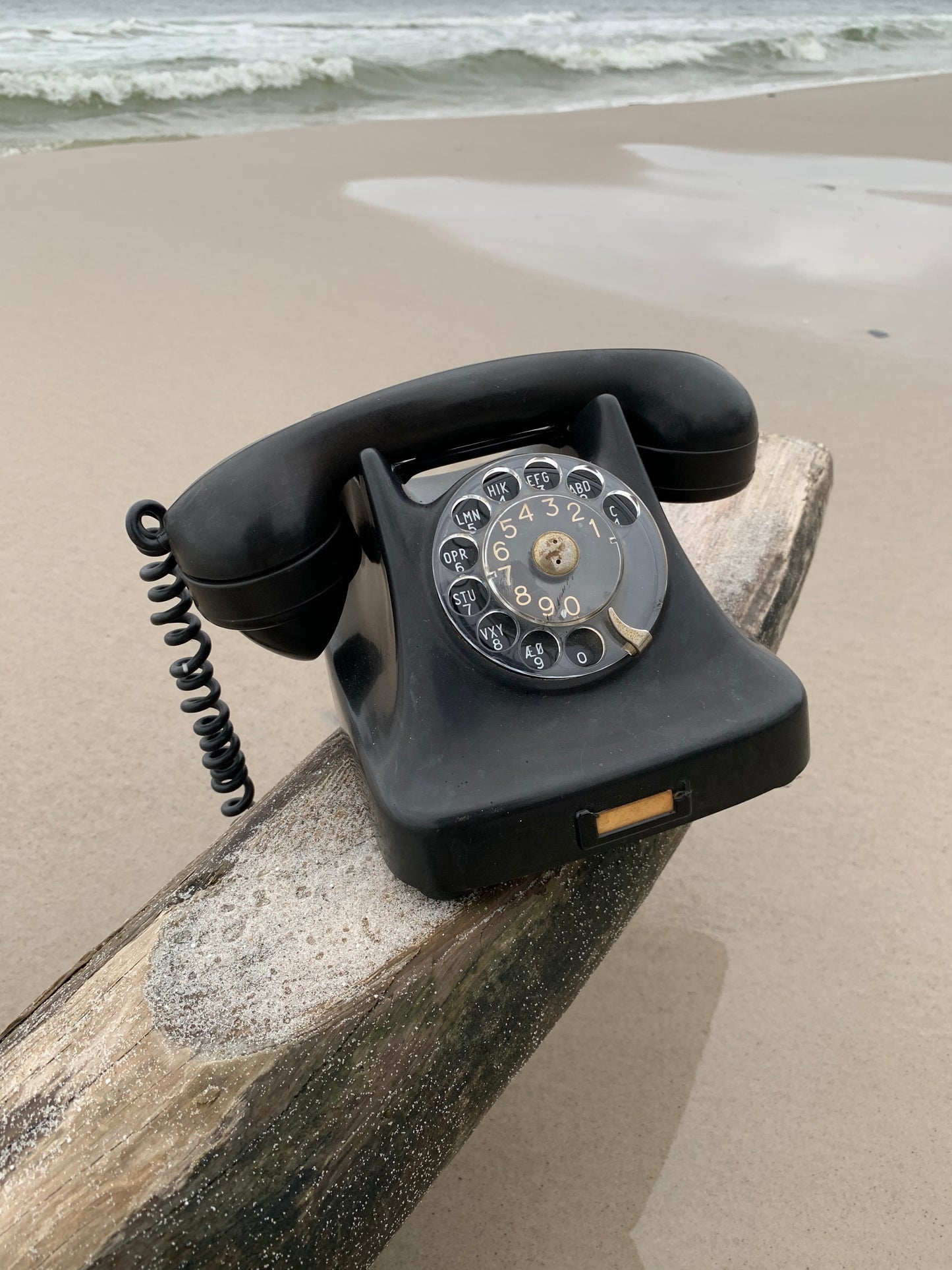 Telefon aus schwarzem Bakelit