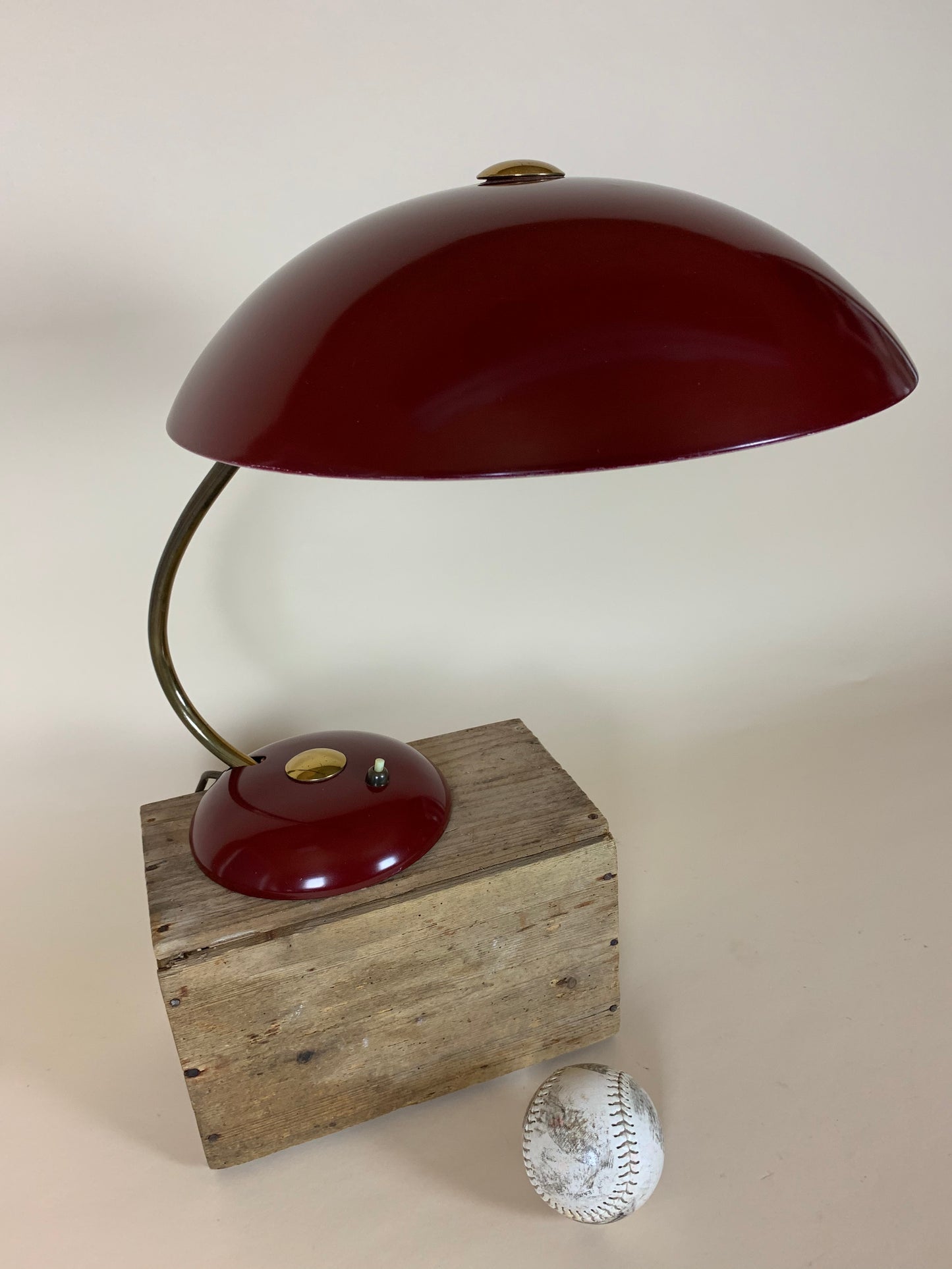 Helo Vintage Lampe in Dunkelrot