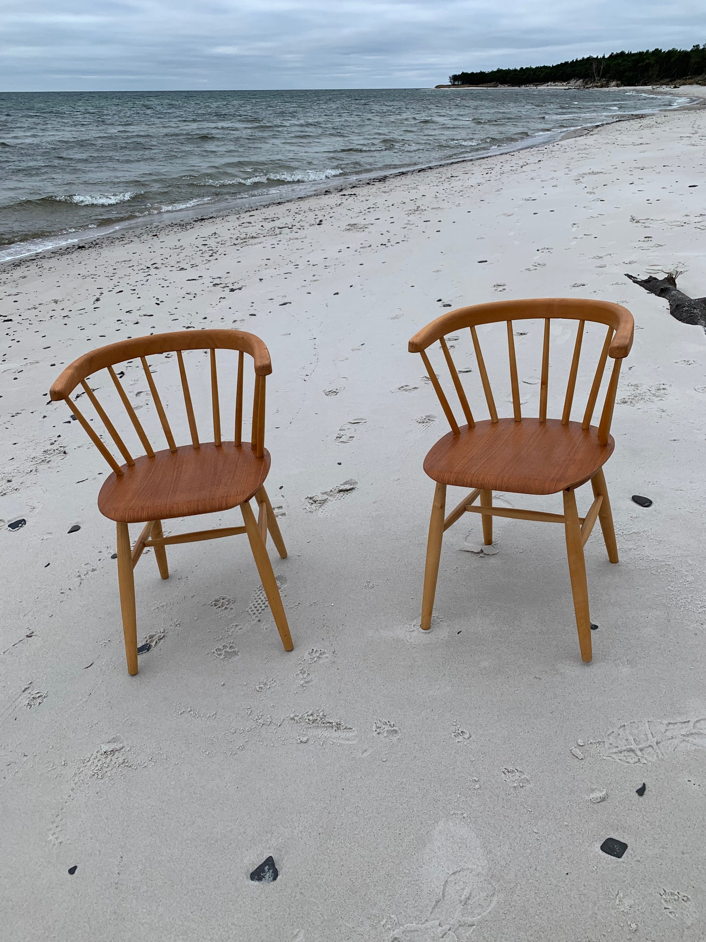 Kinderstühle (zwei Stühle)
