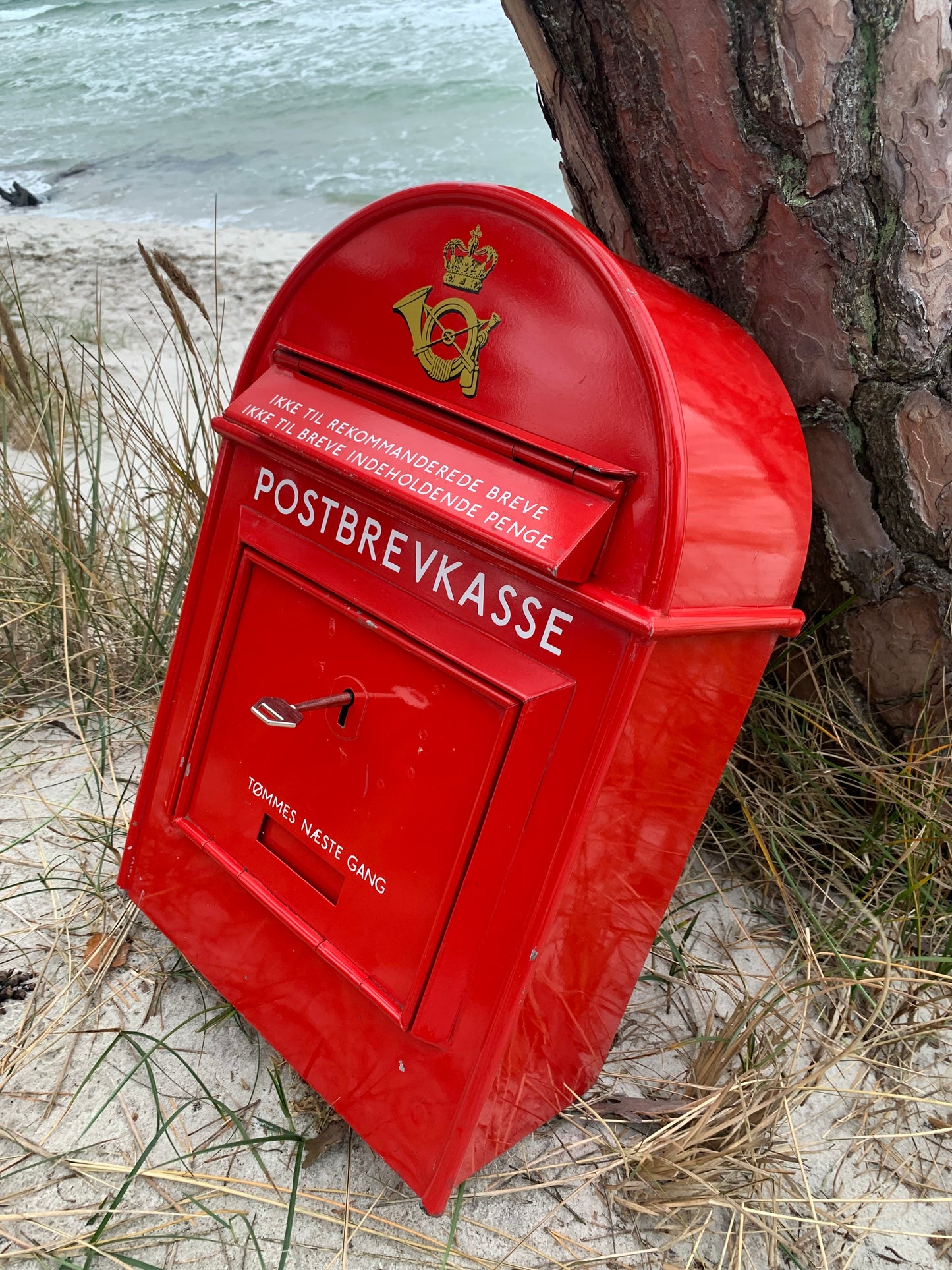 Briefkasten - Roter dänischer Klassiker