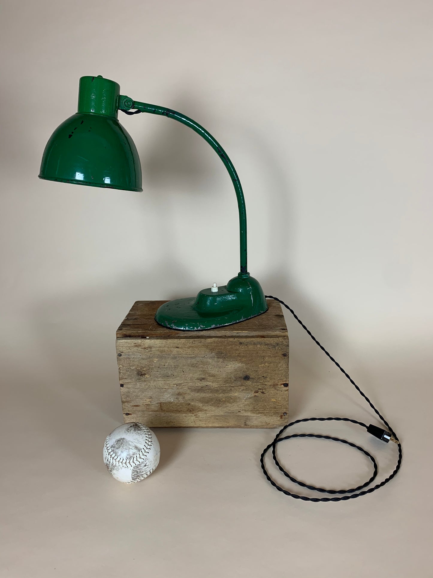 Raw Kandem Lampe, entworfen von Marianne Brandt
