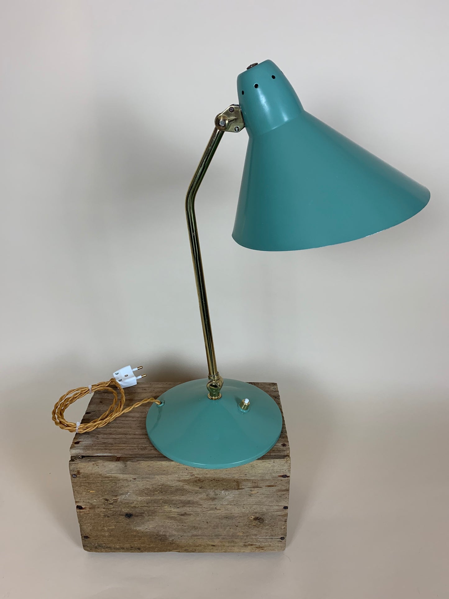 Vintage Lampe mit Messingarm