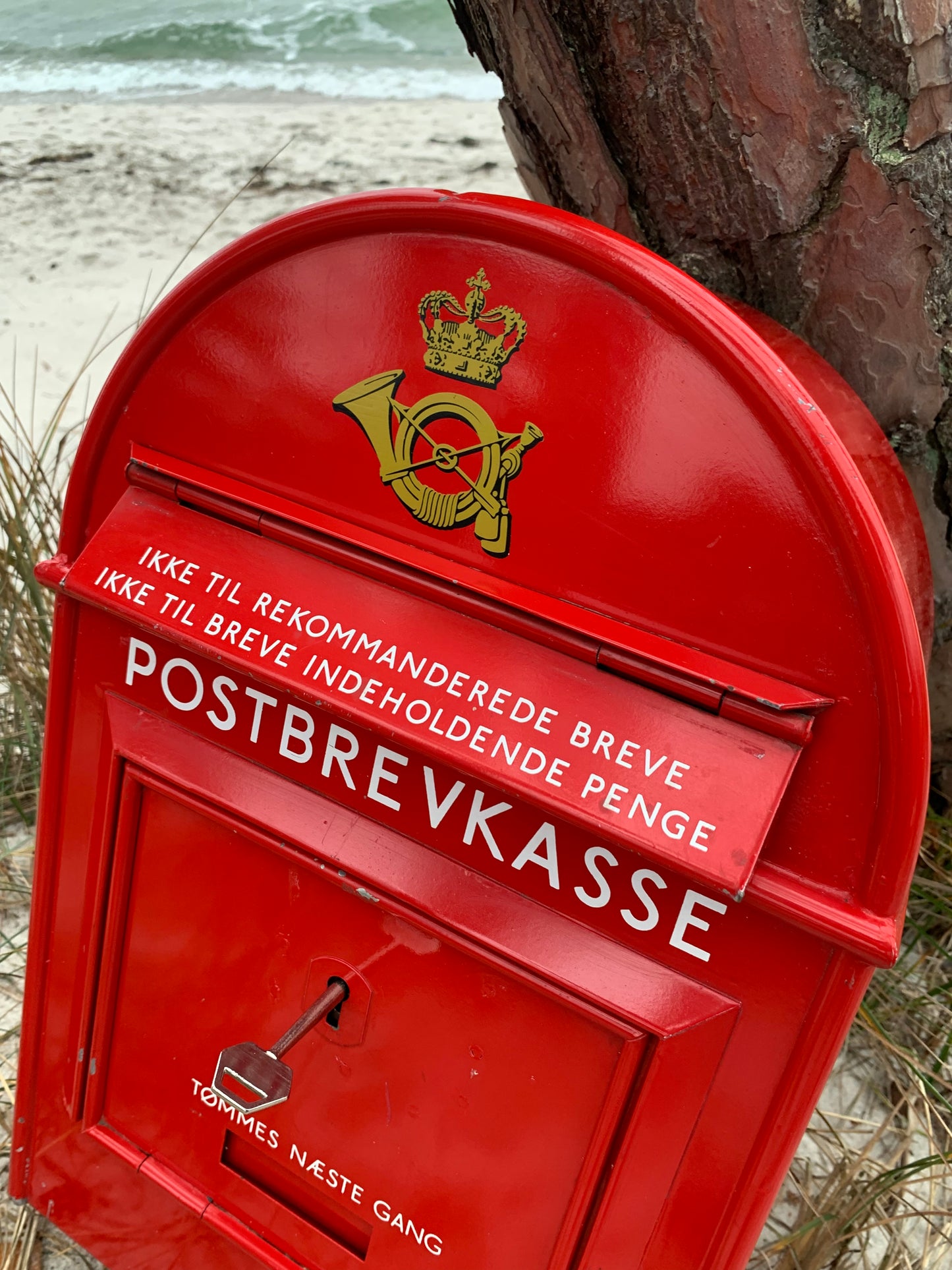 Briefkasten - Roter dänischer Klassiker