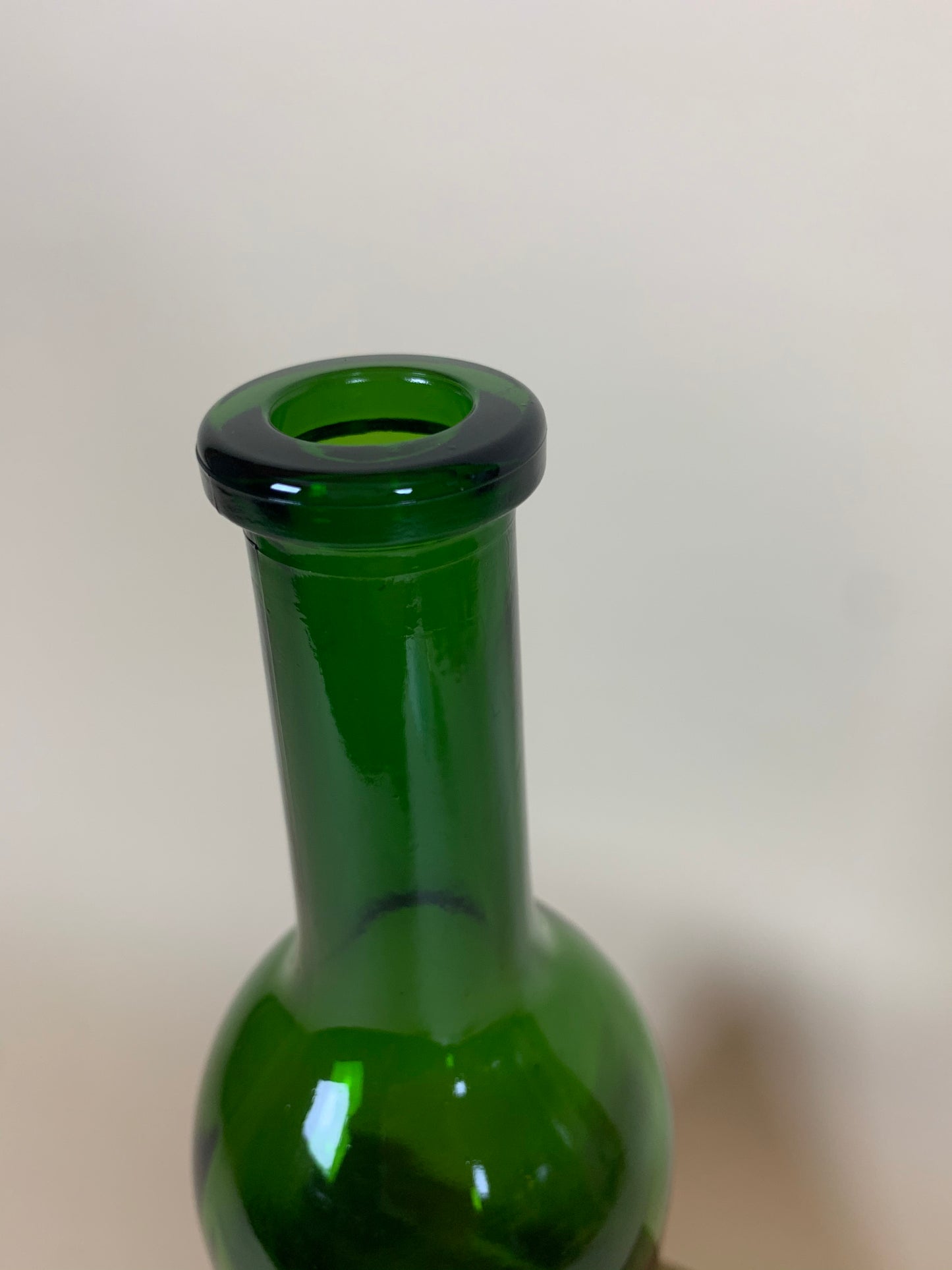 Grüne Glasflasche