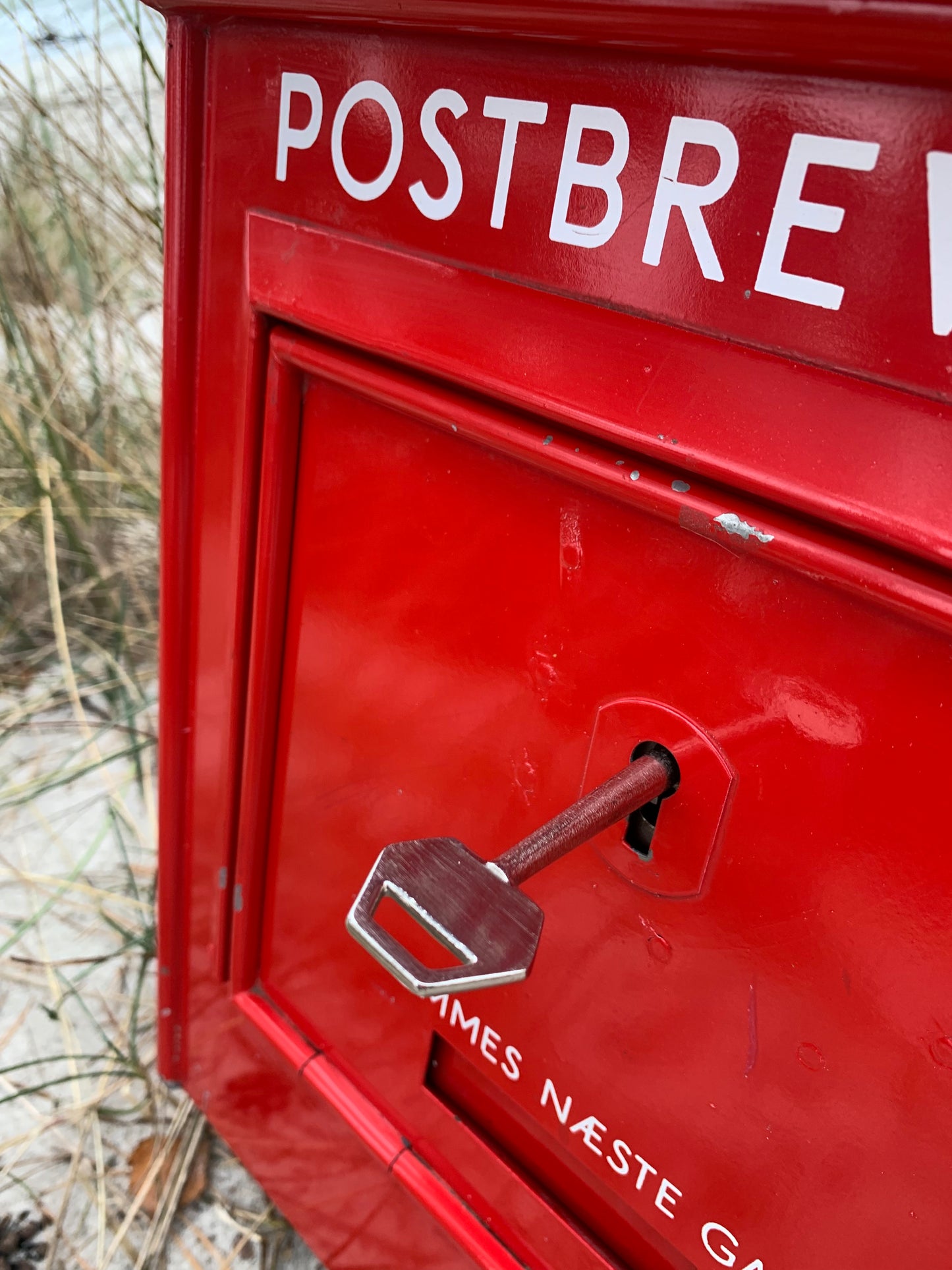 Briefkasten - Roter dänischer Klassiker