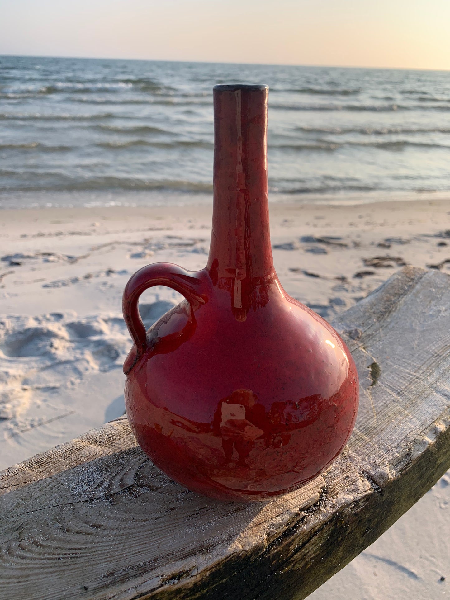 Vase aus roter Keramik