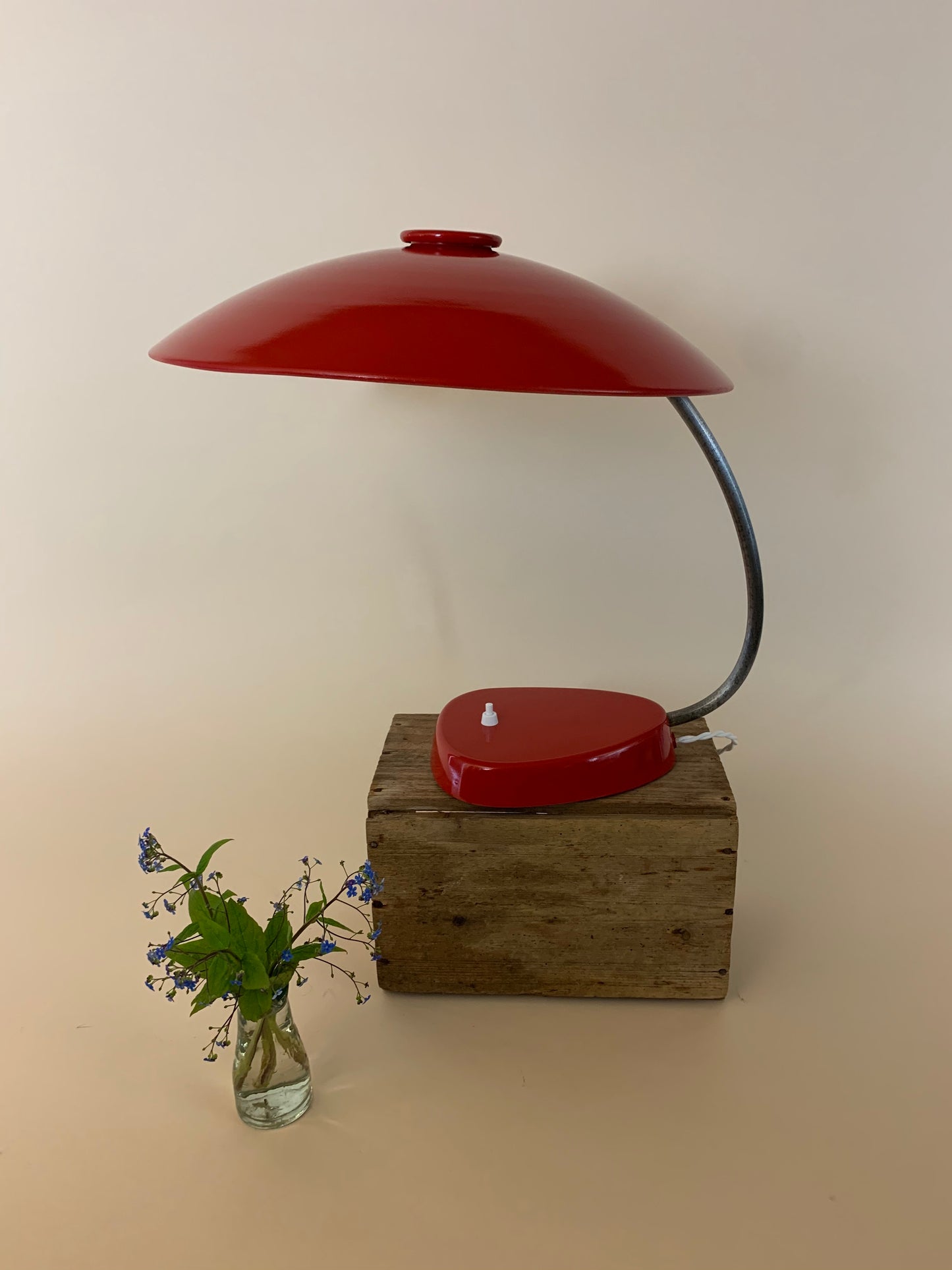 LBL-Lampe in schöner roter Farbe