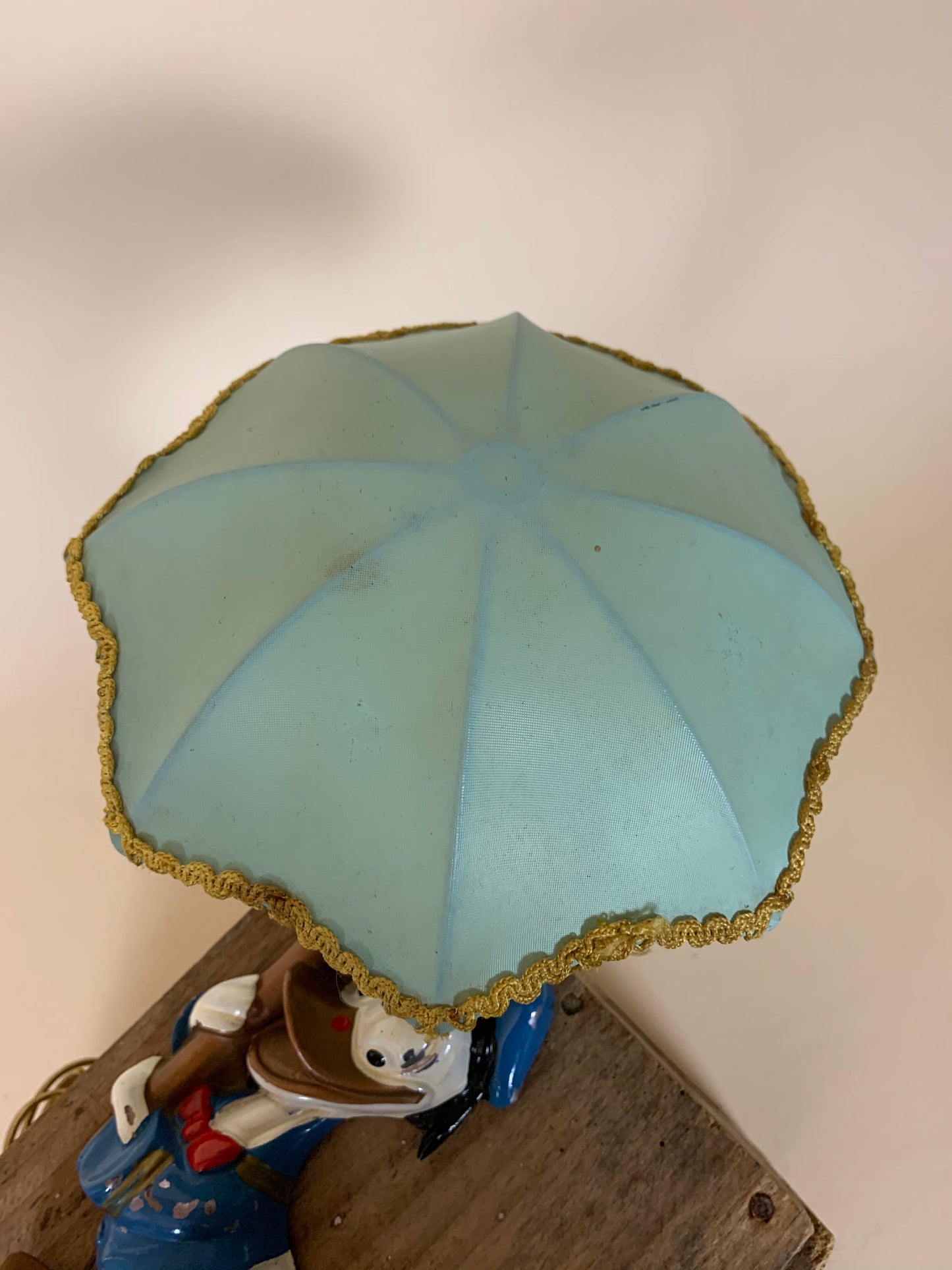 Anders Und Lampe mit Schirm