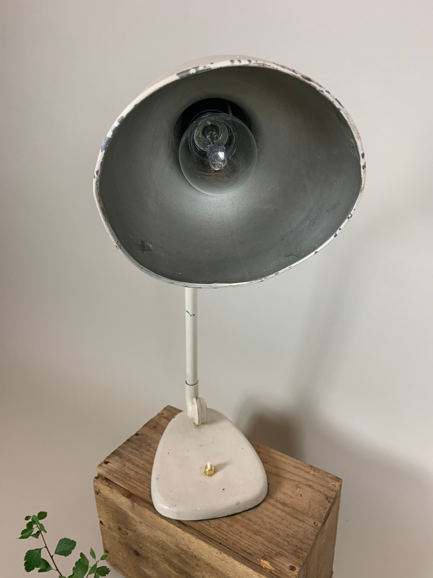 Schöne Vintage Lampe, die Vilhelm Lauritzen zugeschrieben wird