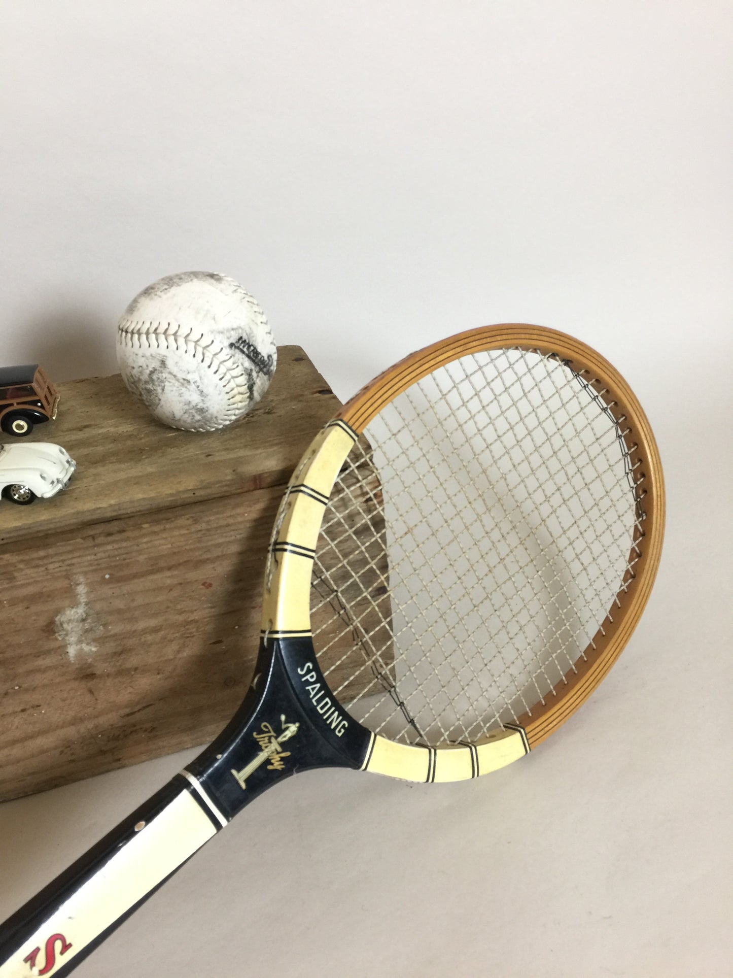 Schöner alter Tennisschläger