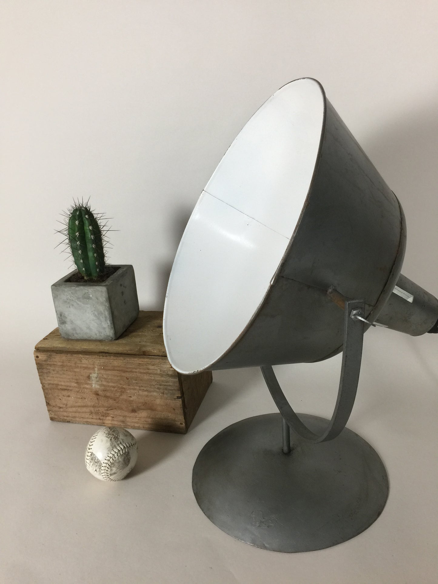 Rohe und industrielle New Yorker Lampe