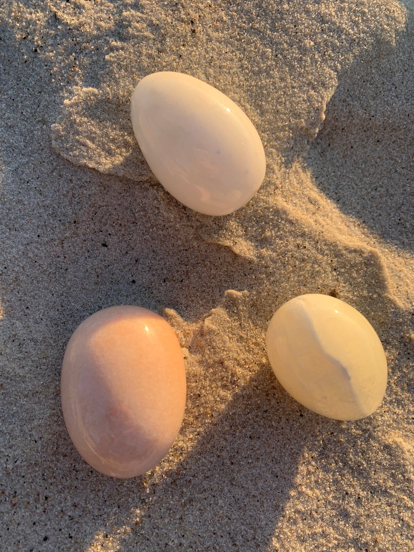 3 dekorative Eier aus Marmor