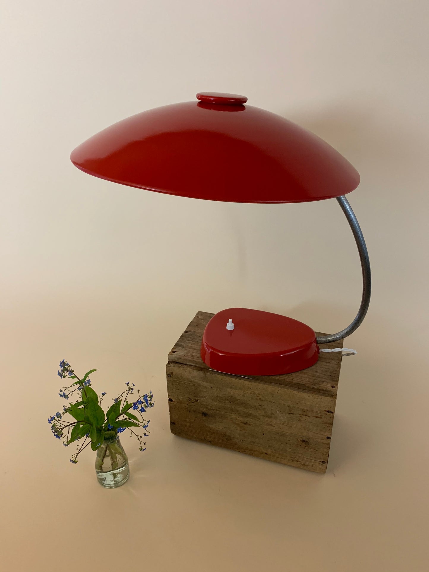 LBL-Lampe in schöner roter Farbe