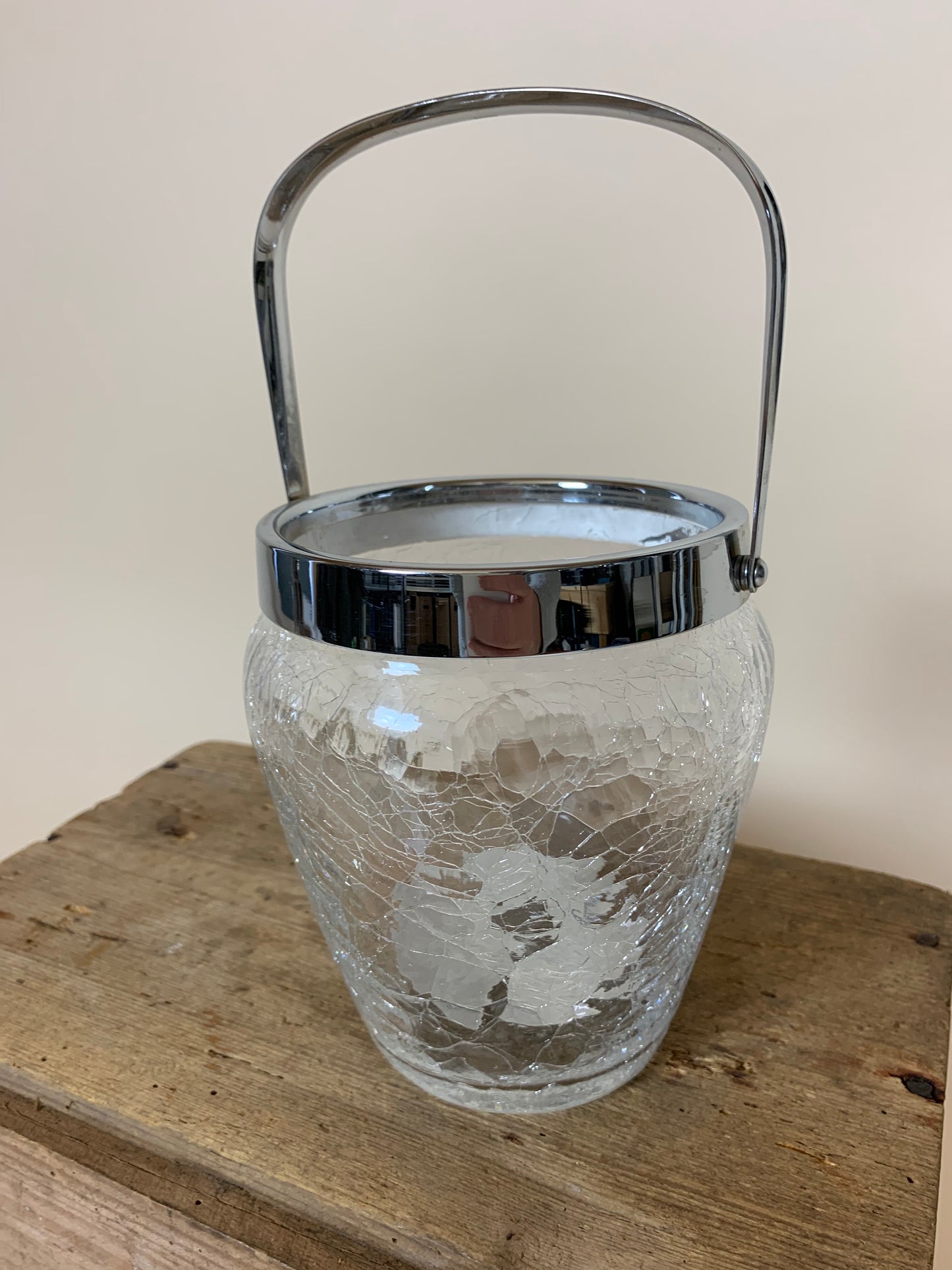 Eiskübel aus Glas mit Stahlrand