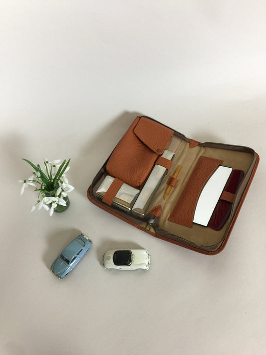 Schönes Vintage-Etui für Ihre Toilettenartikel