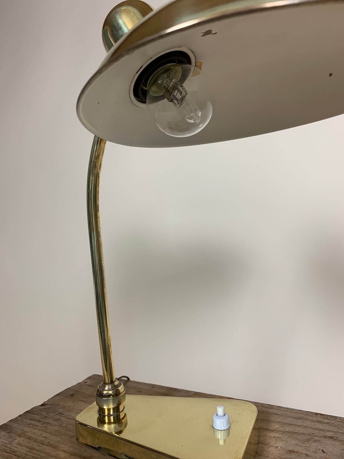 Sehr schöne kleine Vintage Lampe aus Messing