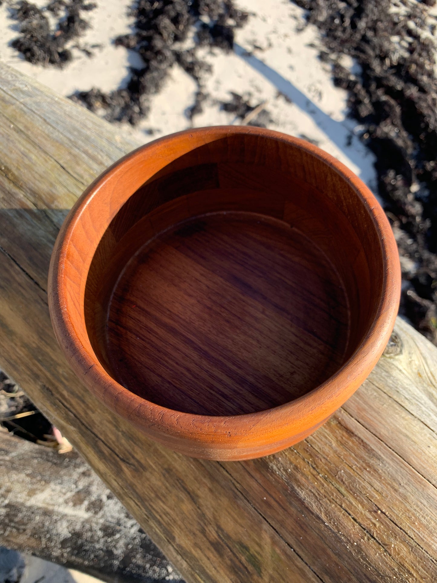 Schale aus Teakholz