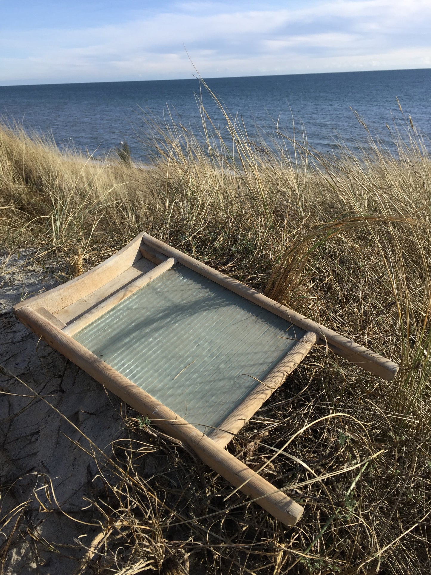 Altes Waschbrett aus Glas und Holz