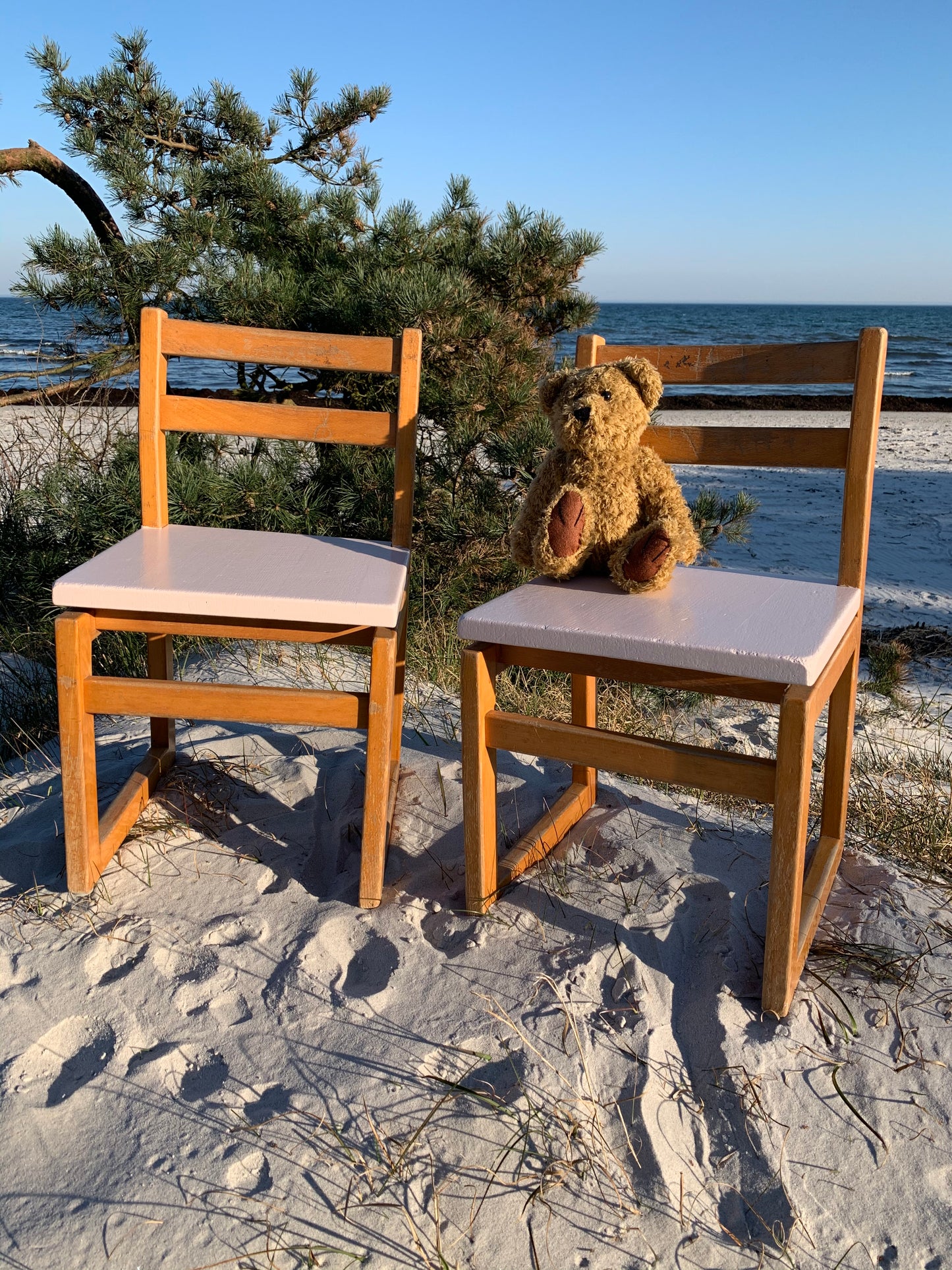 Kinderstuhl aus Holz mit Sitzfläche in rosa - Der Preis gilt pro STCK.