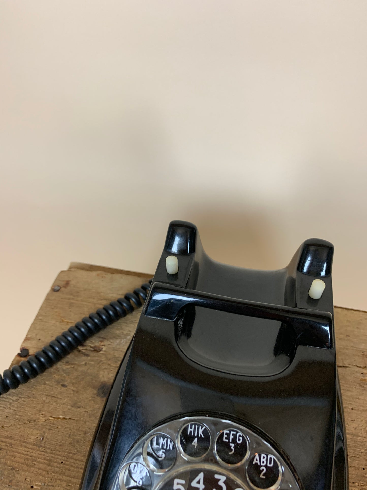 Telefon aus schwarzem Bakelit