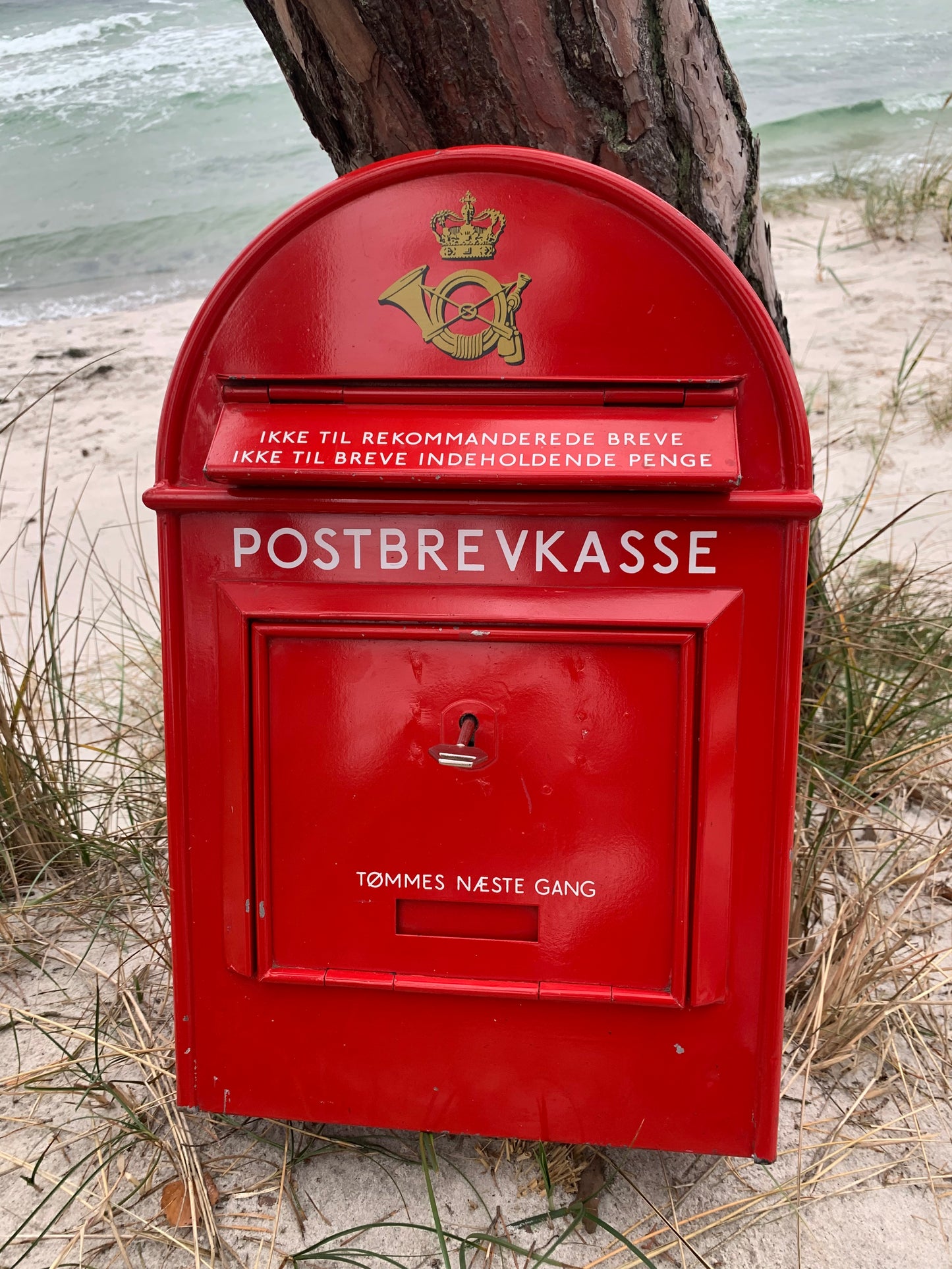 Briefkasten - Roter dänischer Klassiker