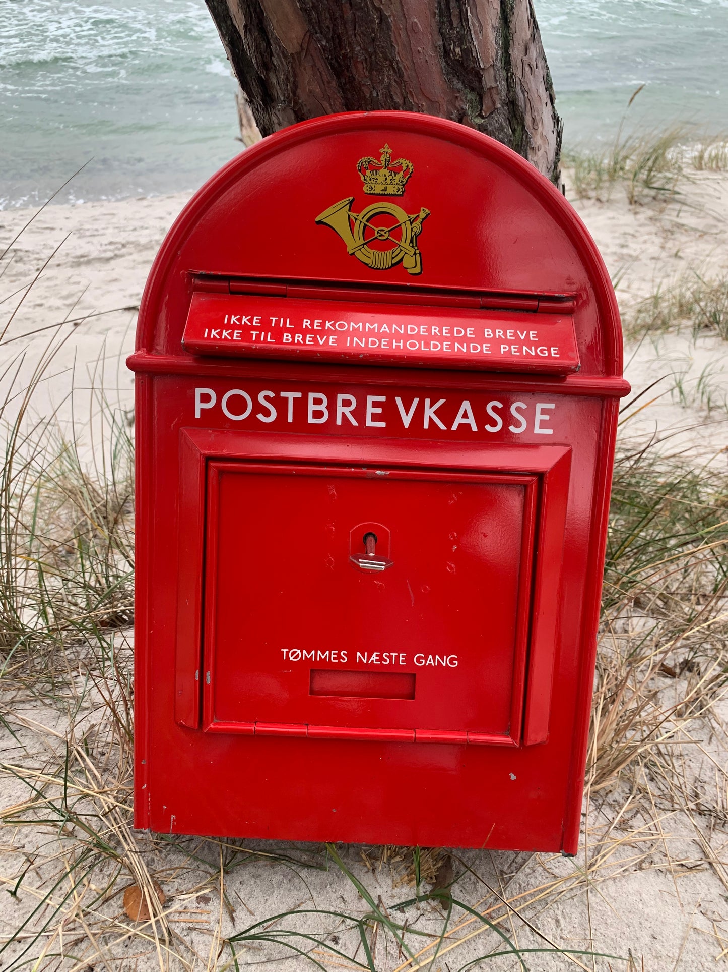 Briefkasten - Roter dänischer Klassiker