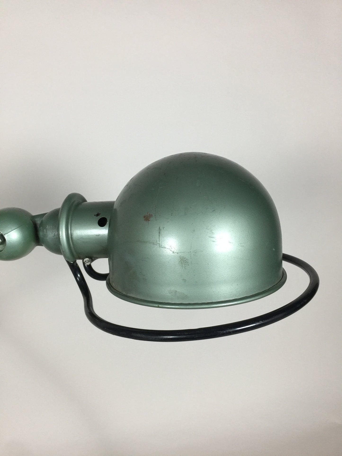 Jieldé Tischlampe in einer köstlichen grünen Farbe und mit Ein-/Ausschalter